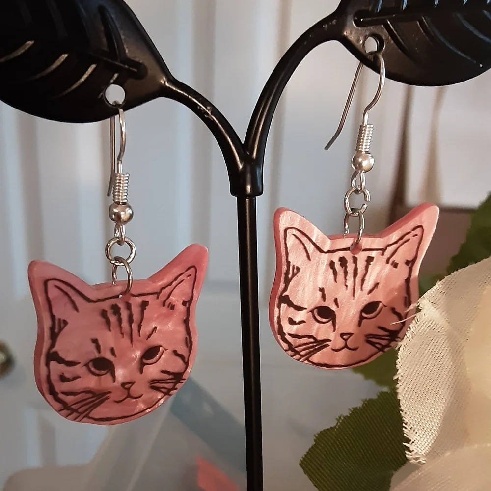 Pink Pearlized Cat Face Earrings
